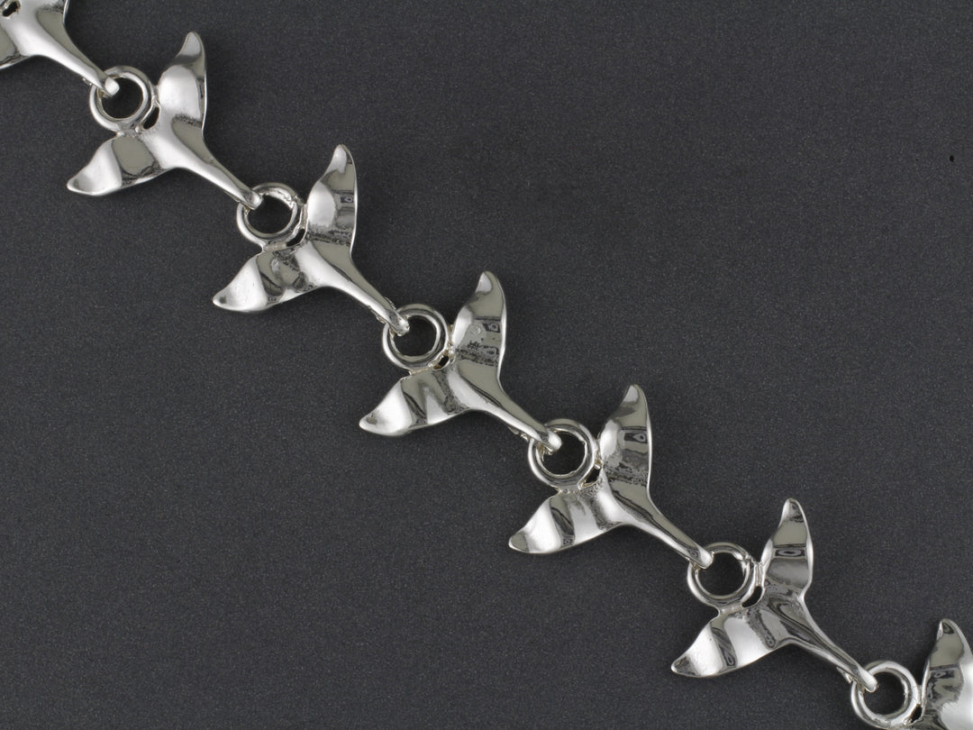BR020S Whale Tail Bracelet Plain Silver