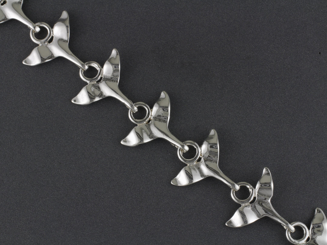BR020S Whale Tail Bracelet Plain Silver Fishing For Gold