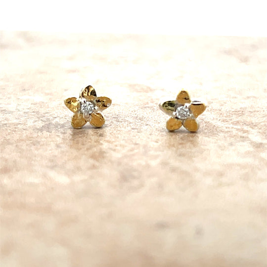 EP271S-w/Dia  Silver Flower with Medium Earring Posts with Diamonds