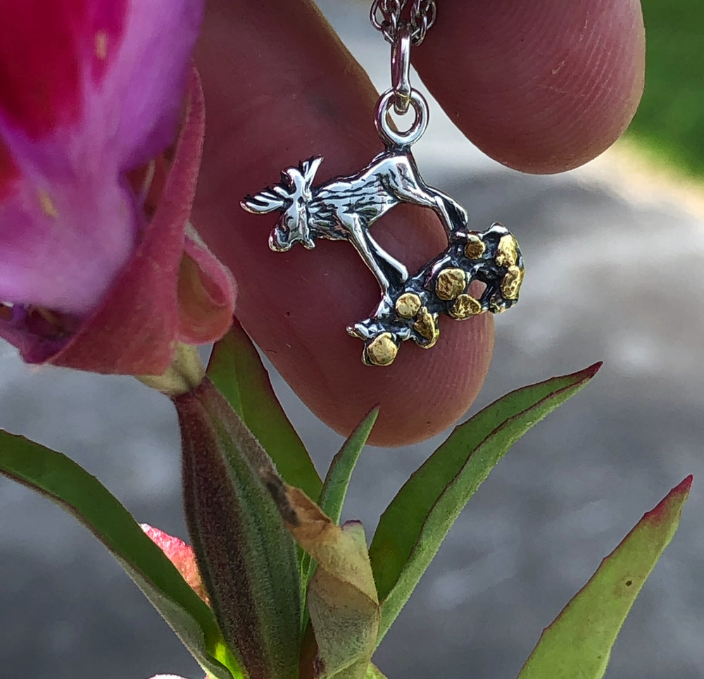 NTT018 Small Silver Moose Pendant Alaskan Gold Nuggets