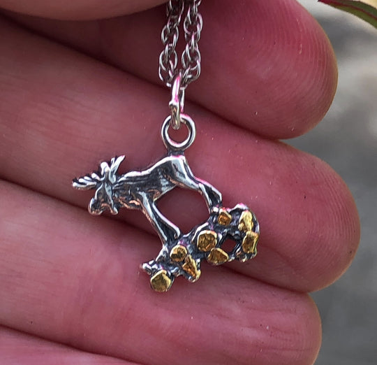 NTT018 Small Silver Moose Pendant Alaskan Gold Nuggets