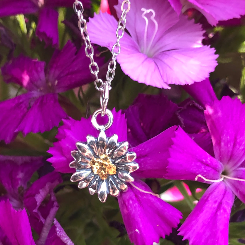 N098  Daisy Necklace .925 with Alaskan Gold Nuggets