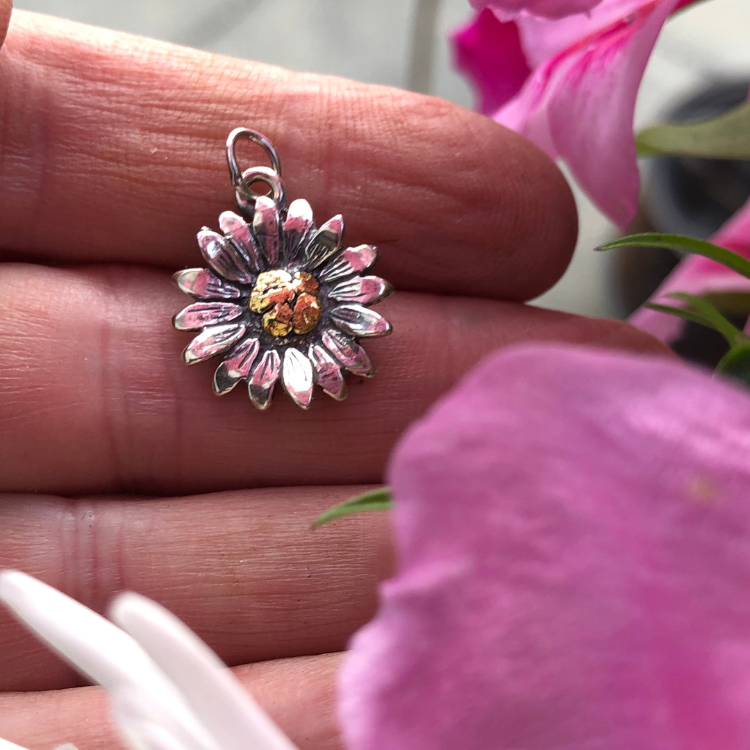 N057  Flower Medium pendant .925 with Alaskan Gold Nuggets