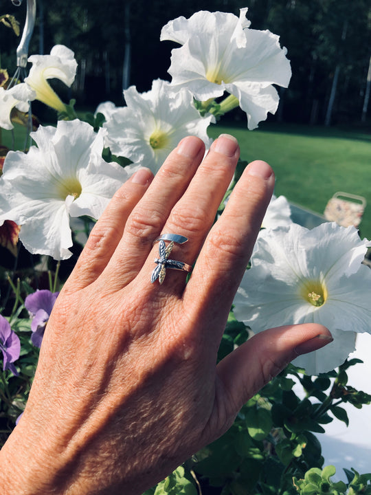 R110  Ring Adj. Silver with Dragonfly Adjustable