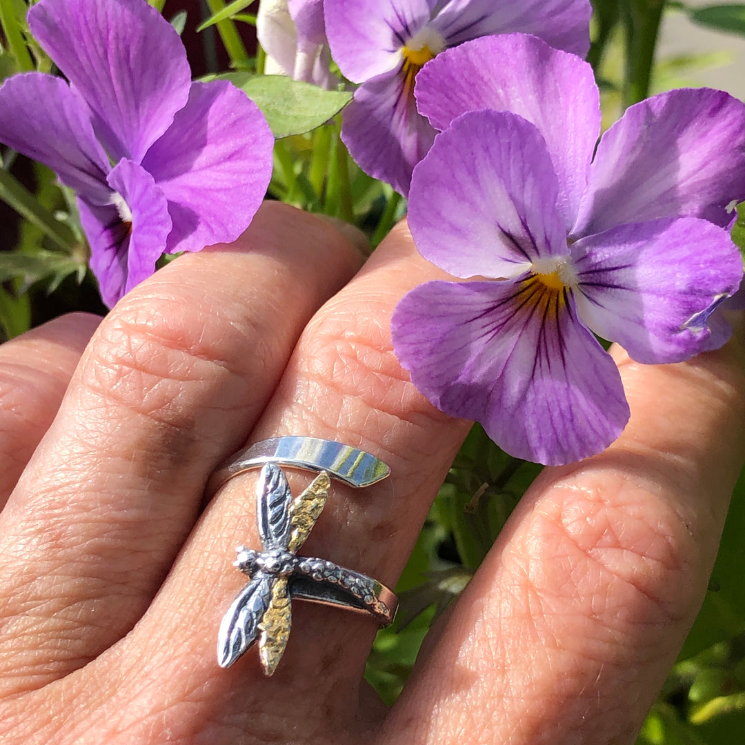 R110  Ring Adj. Silver with Dragonfly Adjustable