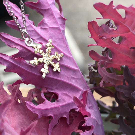 N083  Snowflake with Large pendant .925 with Alaskan Gold Nuggets