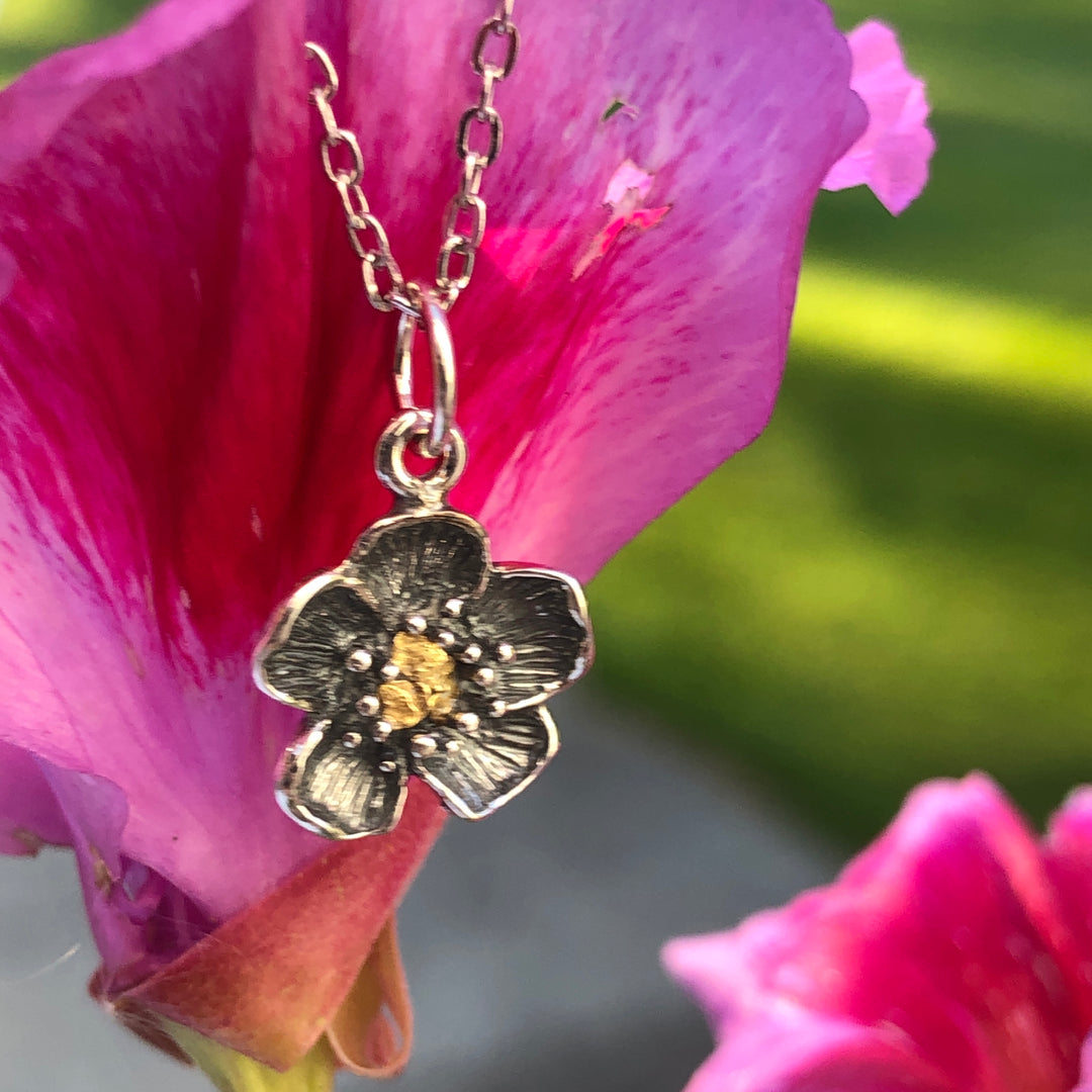 N043  Alaska Sitka Rose pendant .925 with Alaskan Gold Nuggets