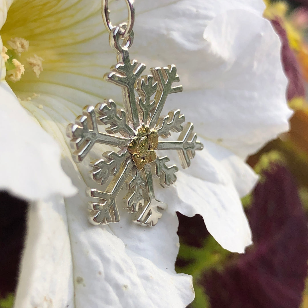 N115  Snowflake Large Necklace .925 with Alaskan Gold Nuggets