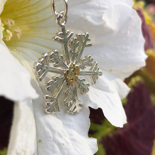 N115  Snowflake Large Necklace .925 with Alaskan Gold Nuggets