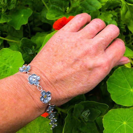 BR030  Rose Bracelet with Nuggets Silver