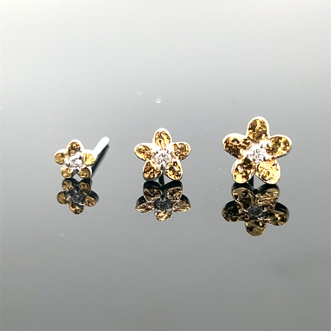 EP269S-wDia Silver Flower with Tiny Earring Posts with Diamonds
