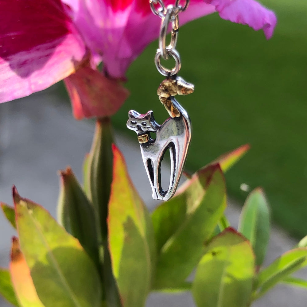 N094  Cat Small Necklace .925 with Alaskan Gold Nuggets