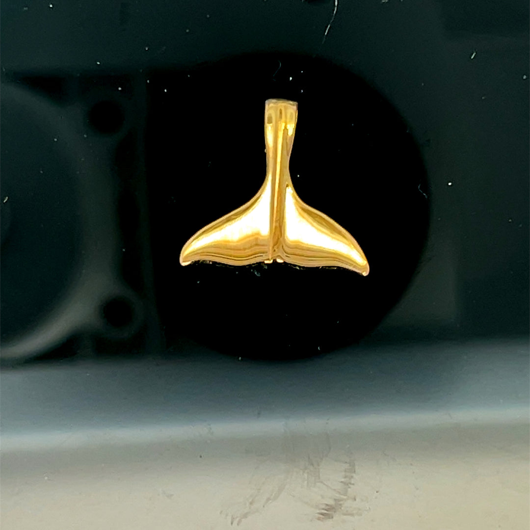 N362  Whale Tail Small 14kt Necklace