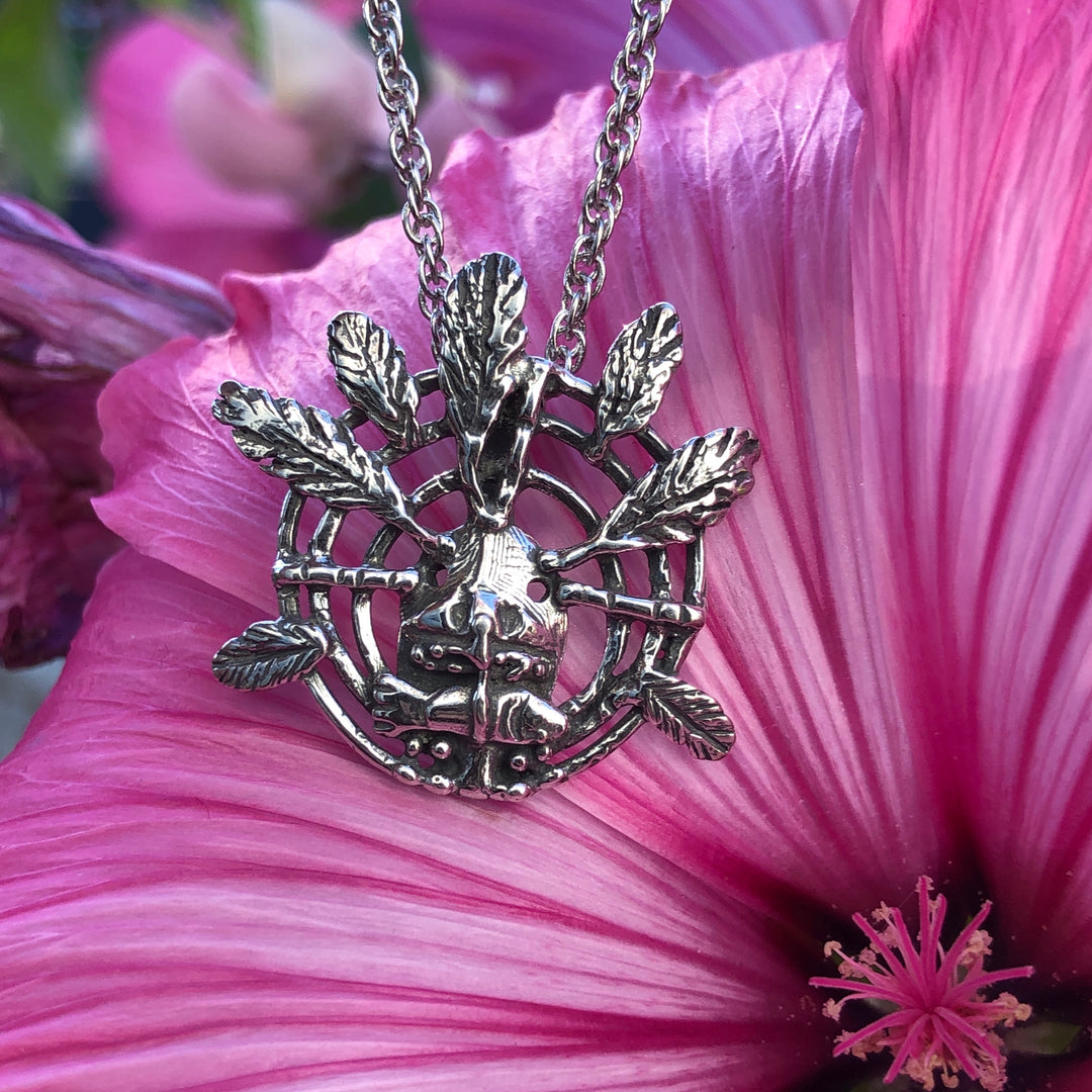 N040  Native Grizzly Mask pendant .925 with Alaskan Gold Nuggets