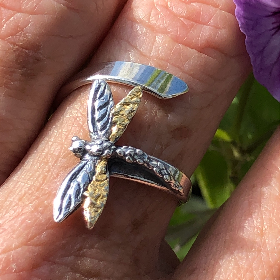 R110  Ring Adj. Silver with Dragonfly Adjustable