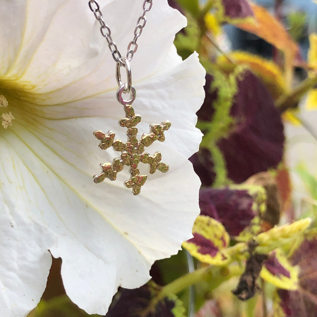 N083  Snowflake with Large pendant .925 with Alaskan Gold Nuggets