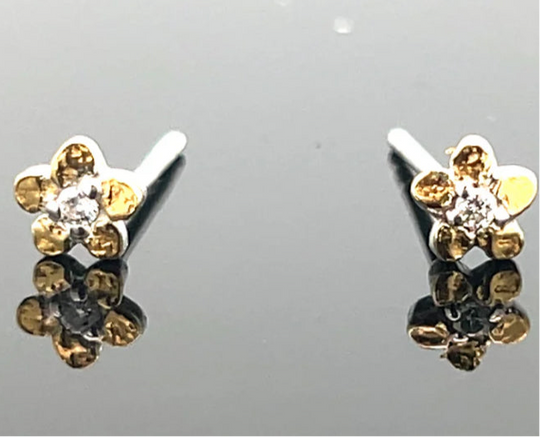 EP273S-wDia  Silver Flower with Large Earring Posts with Diamonds
