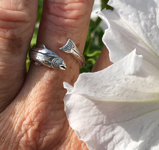 R133  Ring Adj Salmon Ring Adjustable