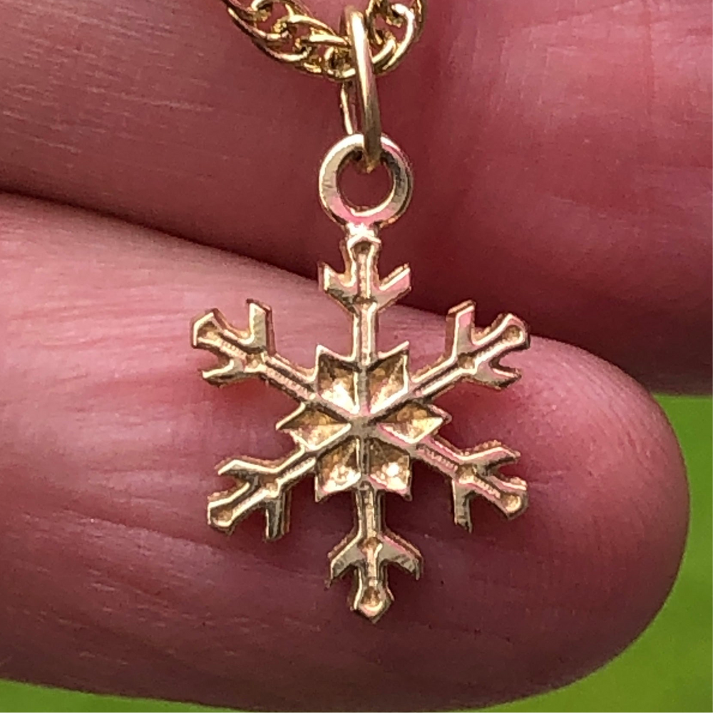 N364 Gold Snowflake Pendant
