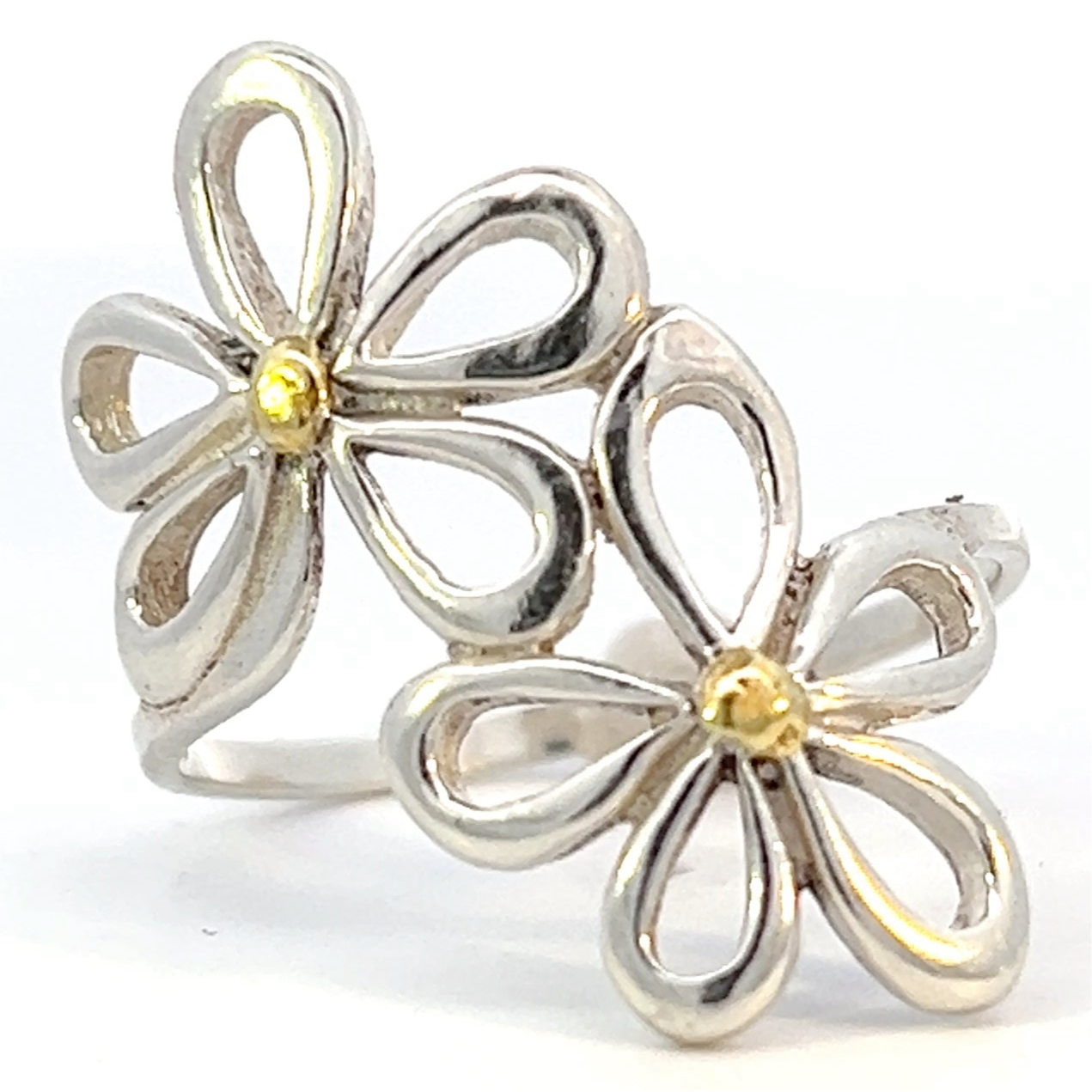 R02583 Silver Flower Ring with Gold Nuggets fishingforgold