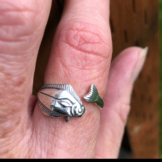 R130  Ring Adj. Halibut Silver Adjustable Ring