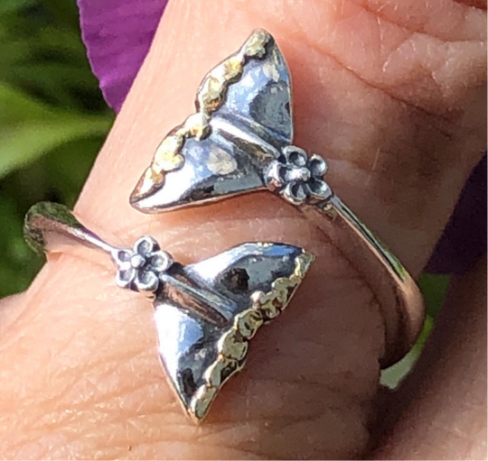 R076  Silver Forget-me-not Whale Tail Adjustable Ring with Nuggets