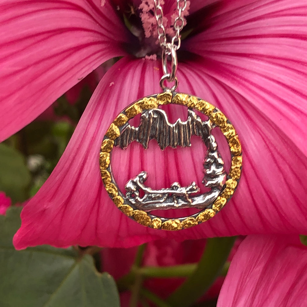 N140  Large Silver Aurora Dog Team Musher Pendant Circled with Gold Nuggets