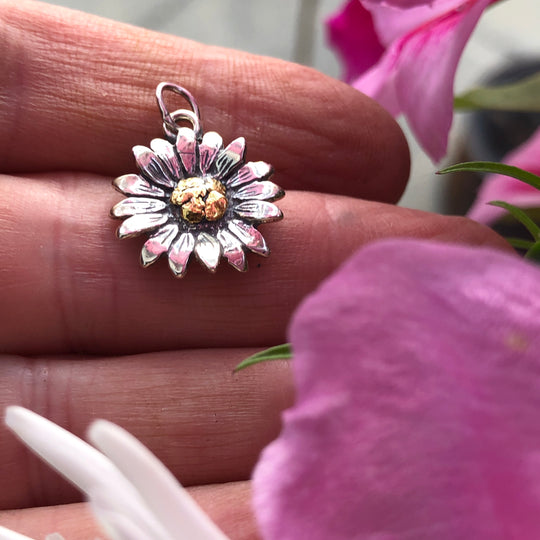 N057  Flower Medium pendant .925 with Alaskan Gold Nuggets