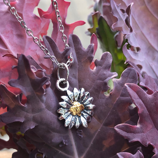 N098  Daisy Necklace .925 with Alaskan Gold Nuggets