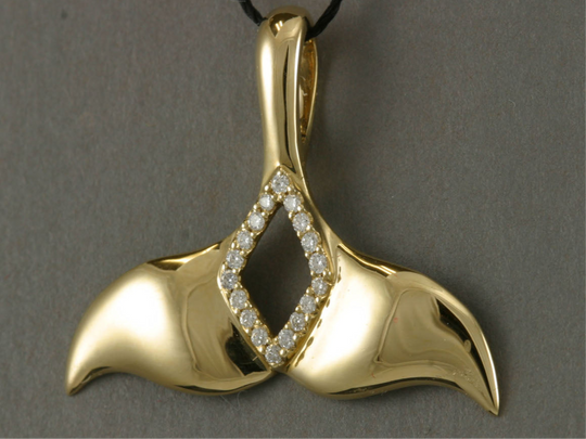 N905D  Pendant Whale Tail 14kty & Diamond
