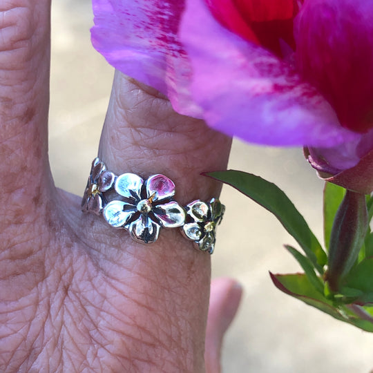 R02909  Three Flower Ring