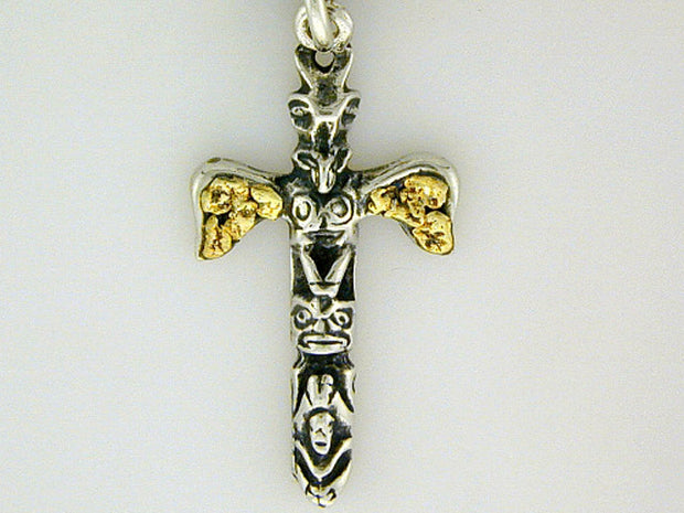 C031  Totem Large Charm with Nuggets