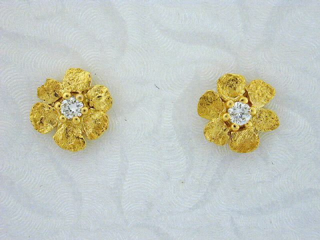 EP273S-wDia  Silver Flower with Large Earring Posts with Diamonds