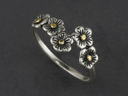 R03522  Five Flower Silver Rings with Nuggets