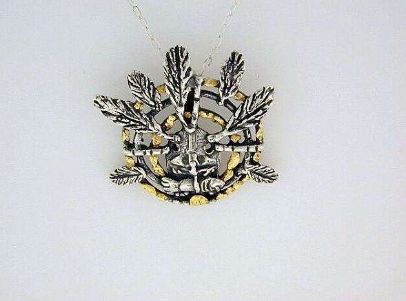 N040  Grizzly Mask pendant