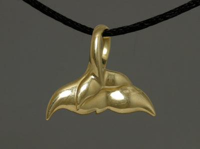 N910  Whale Tail Pendant 14kty